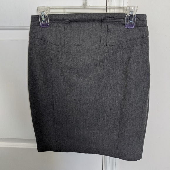 Express Jacket and Skirt Suit - Picture 2 of 4